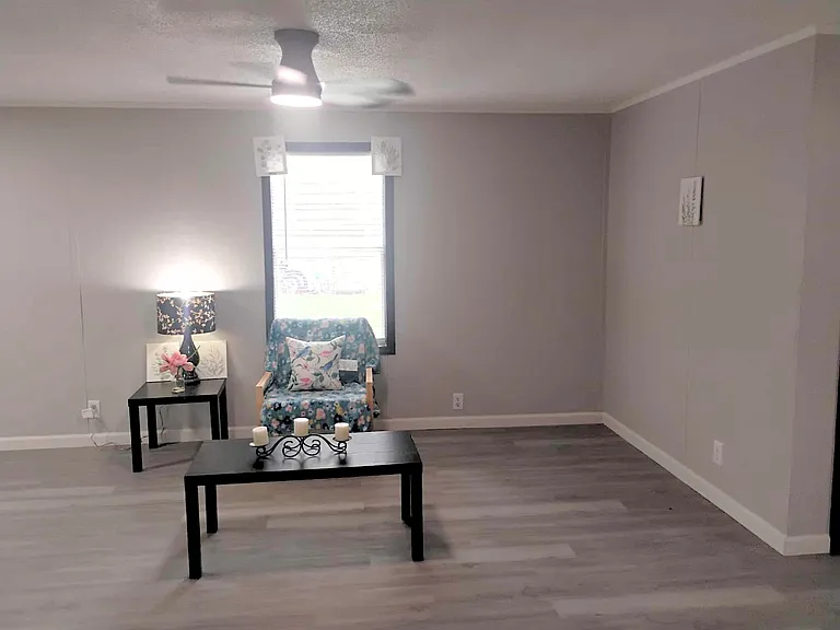 1100 W Locust St #32 — Photo 7