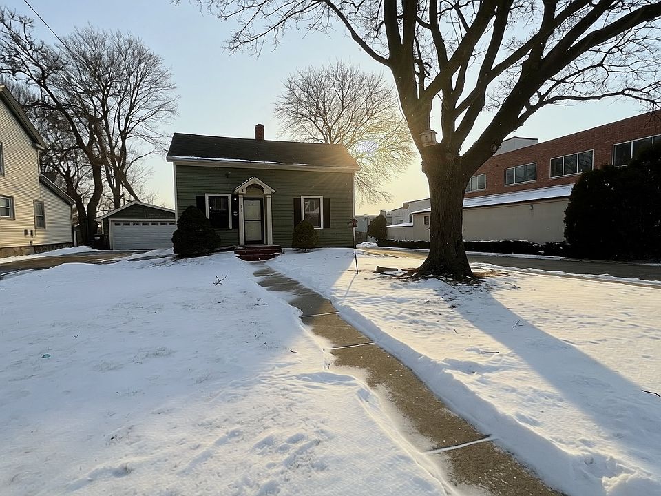 1st image of 300 N Madison St
