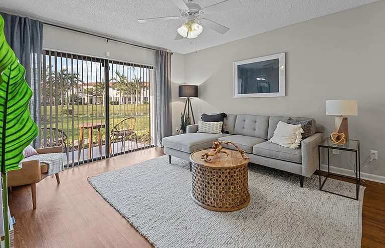 The Avant at Pembroke Pines Apartments — Photo 25