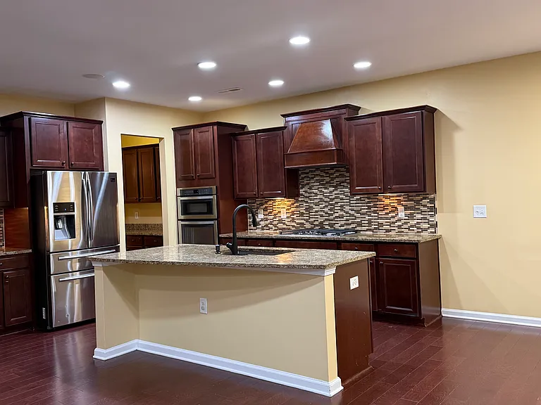 2101 Chipley Dr — Photo 9