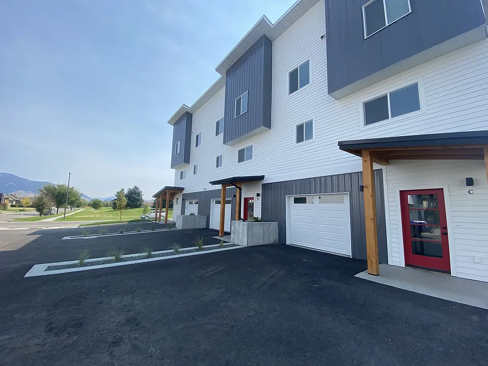 2977 Fen Way #B