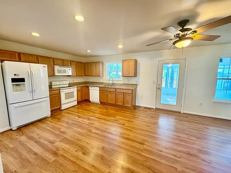Spacious kitchen