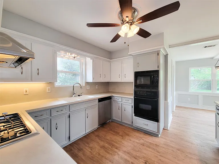 13406 Glen Erica Dr — Photo 17