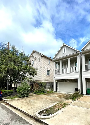 1211 Marconi St Photo 1