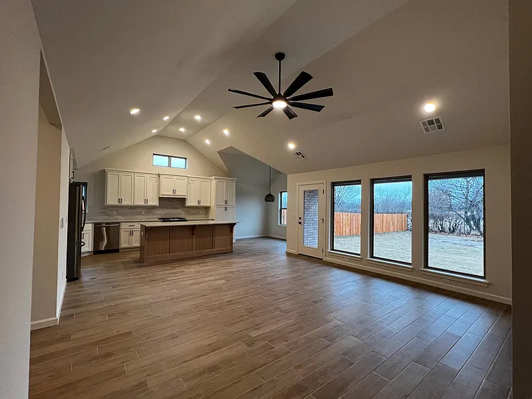 720 N Country Club Dr — Photo 7
