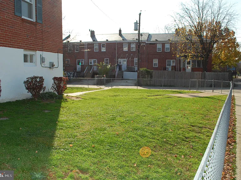 1707 Pin Oak Rd — Photo 2