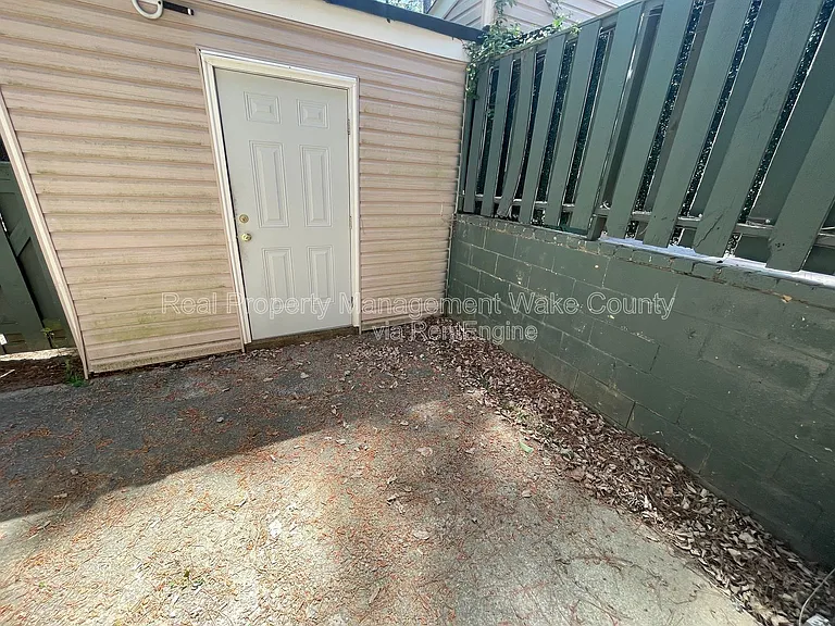 4702 Walden Pond Dr #D — Photo 25