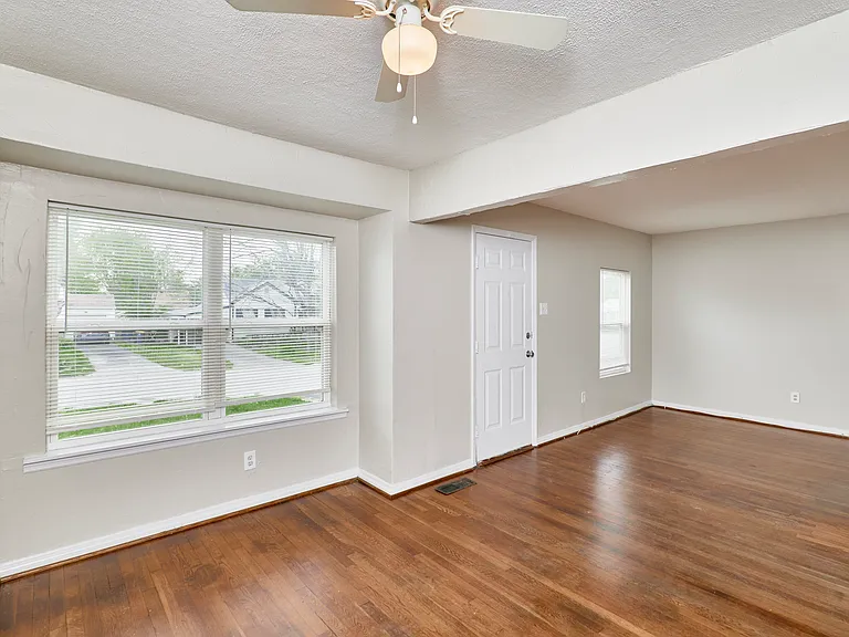 10214 Saint Anthony Ln — Photo 6
