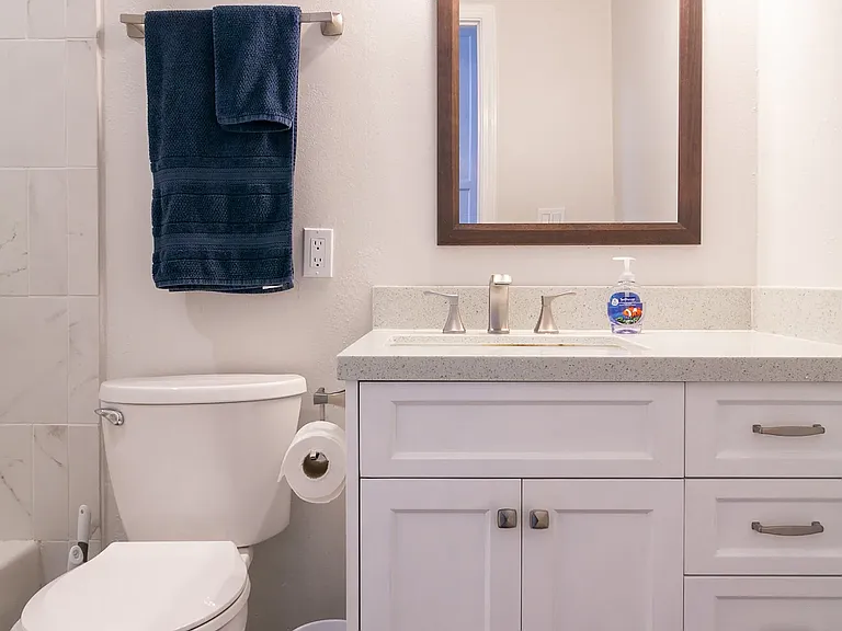 4800 Williamsburg Ln #233 — Photo 7