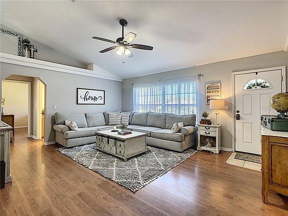 4th image of 1254 NE 12th Pl