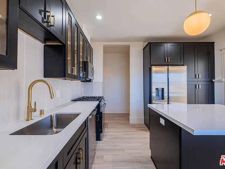 216 N Catalina Ave #216C — Photo 10