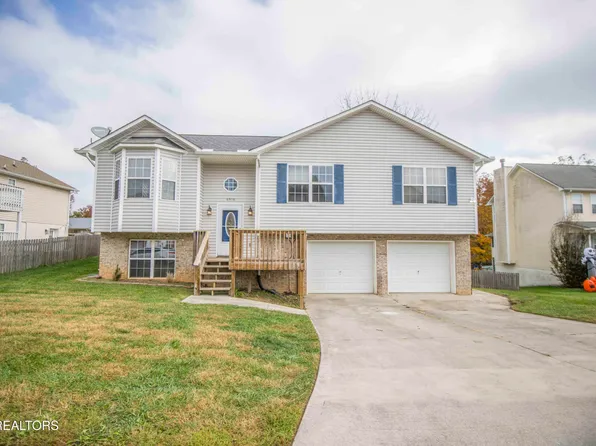 6916 Rambling Brooks Ln, Knoxville, TN 37918