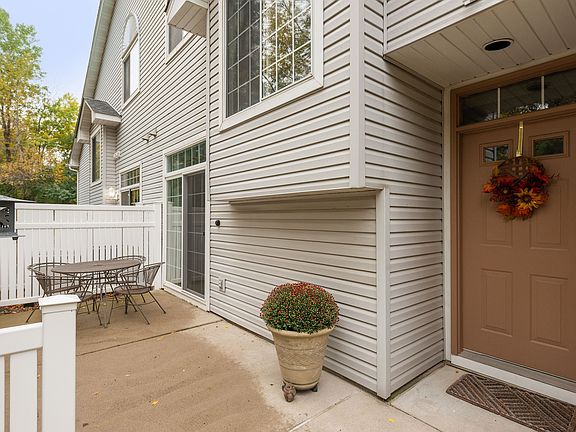 4th image of 2560 Mallard Dr