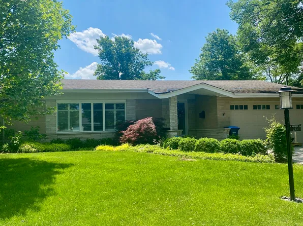 211 Dierks Dr, Western Springs, IL 60558