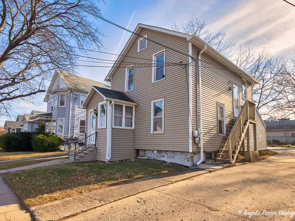 317 McKinley Ave, Waukegan, IL 60085