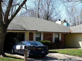 308 NW Nottingham Ln, Blue Springs, MO 64014