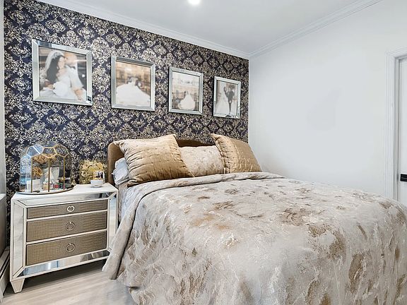 3rd image of 189 Bleecker St #12B