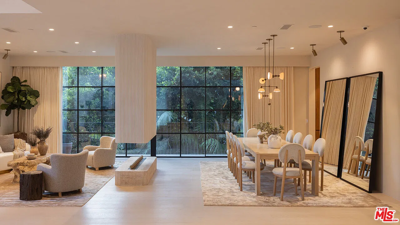 6 bed, 8.5 bath, 8800 sqft, $120,000 — Photo 3