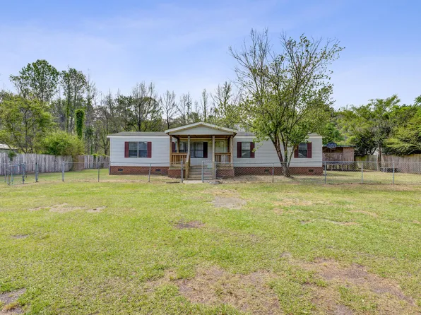 93 Gaines Cir, Cottageville, SC 29435