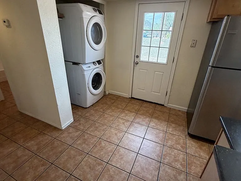 1336 E Mountain View Rd #105 — Photo 11