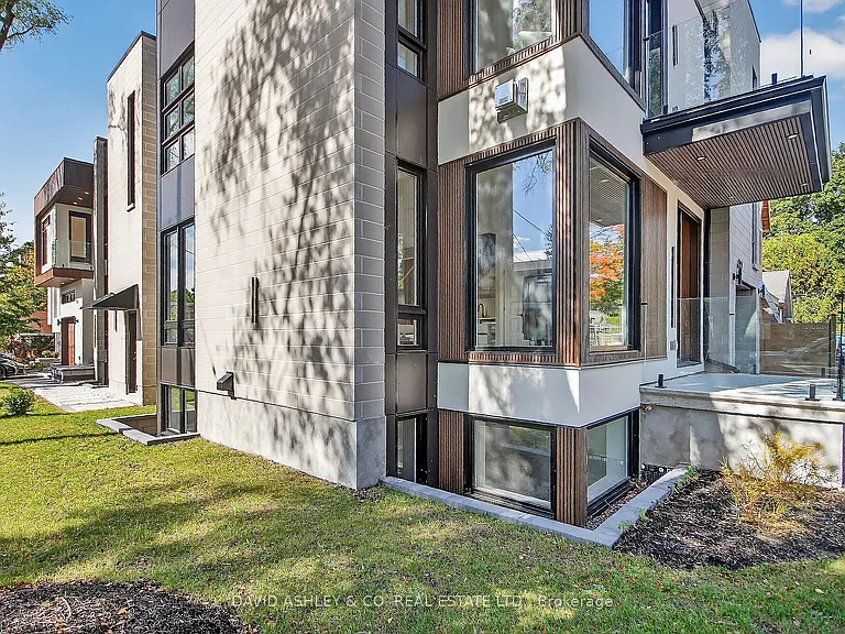 612 W Tweedsmuir Ave #MAIN — Photo 4