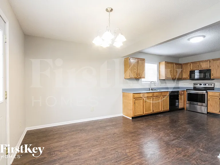 8145 Maple Stream Ln — Photo 6