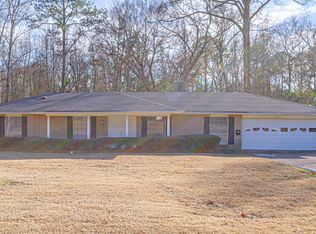 923 Fairfax Cir, Jackson, MS 39211