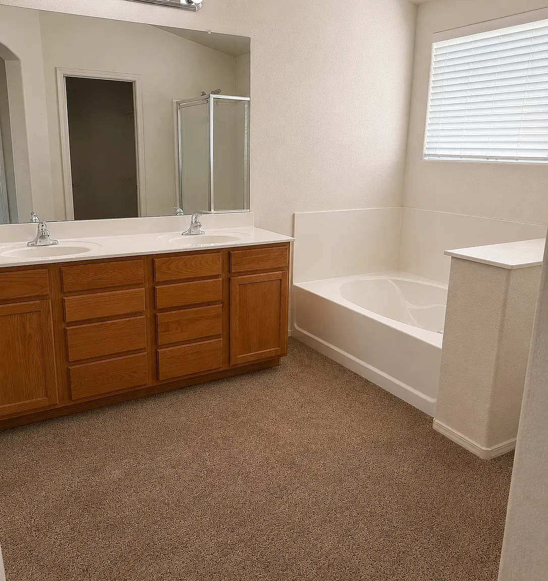 4 bed, 2.5 bath, 3002 sqft, $2,400 — Photo 3