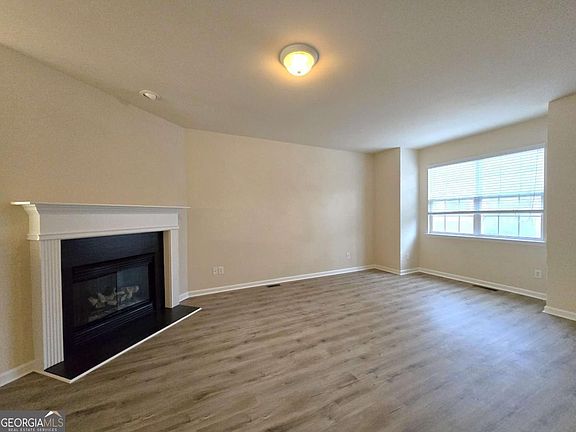 3rd image of 2120 Meadow Peak Rd