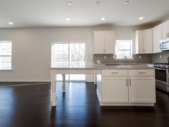 Madison Country Alternate Kitchen with Extended Island