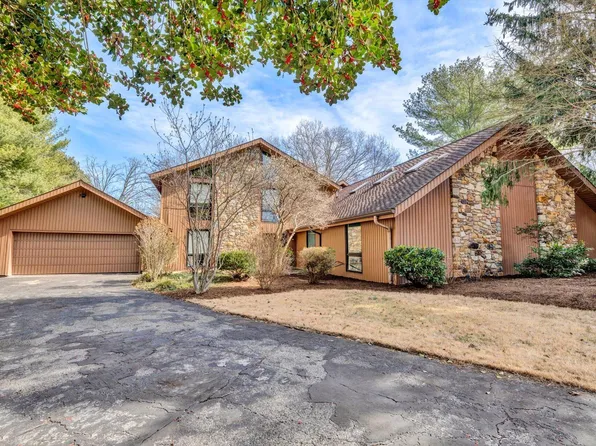 5818 Saddleridge Rd, Roanoke, VA 24018