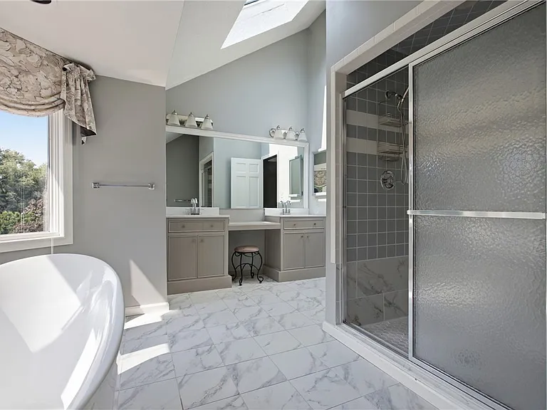 2501 Birchwood Ct — Photo 18