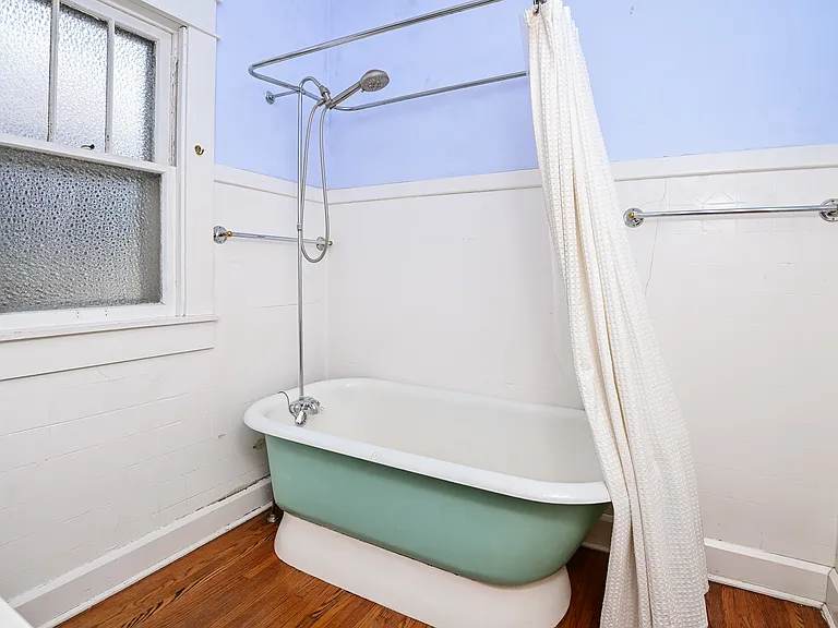 1403 S Walnut St — Photo 34