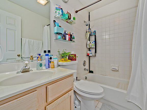 5th image of 3810 W Devon Ave