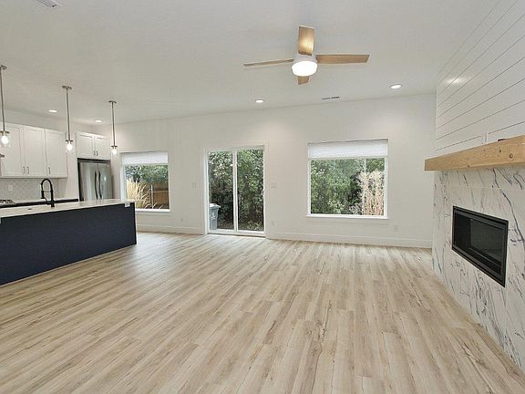 3rd image of 3847 W Puggy Ln