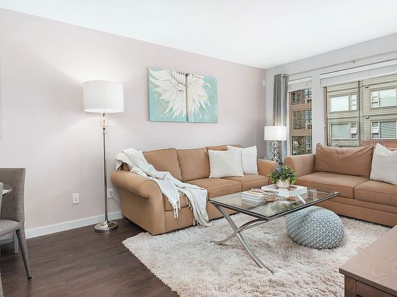 3rd image of 1673 Lloyd Ave #301