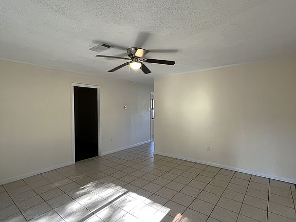 3rd image of 1043 Westwood Dr