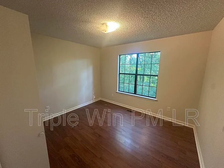 5900 Foxboro Dr — Photo 19