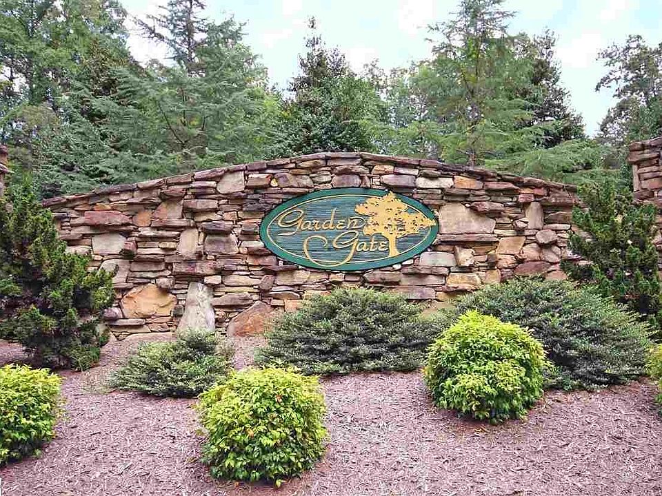 2nd image of 108 Garden Gate Trl