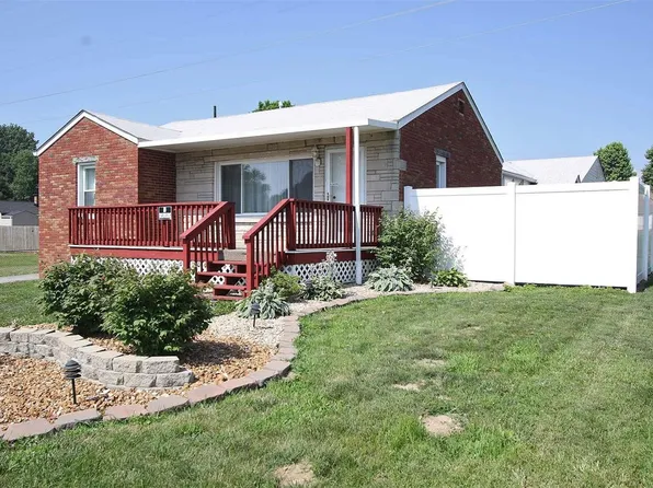 75 E Rosewood Dr, East Alton, IL 62024