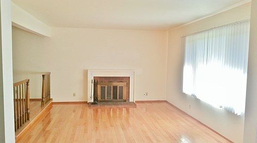 2nd image of 877 Russet Dr