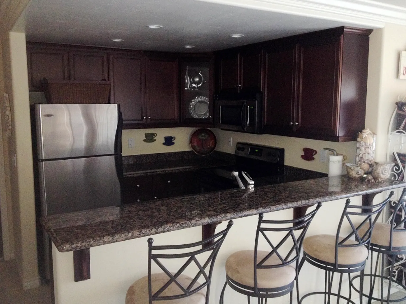 Studio, 400 sqft, $1,895 — Photo 2