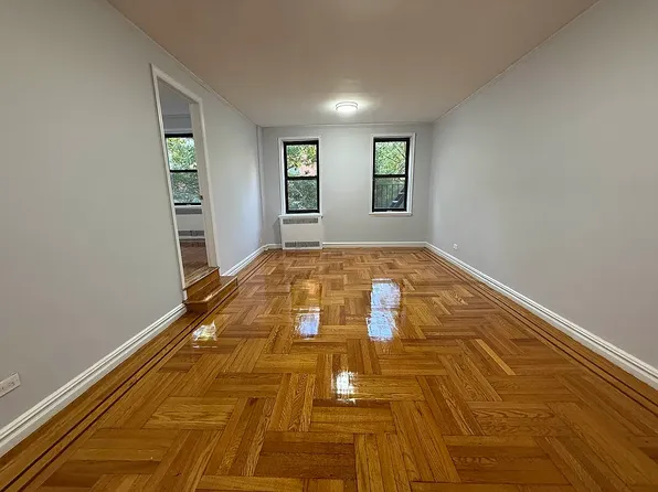 729 West 186th Street image 4 of 20