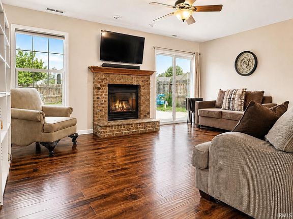 5th image of 9421 Monique Dr