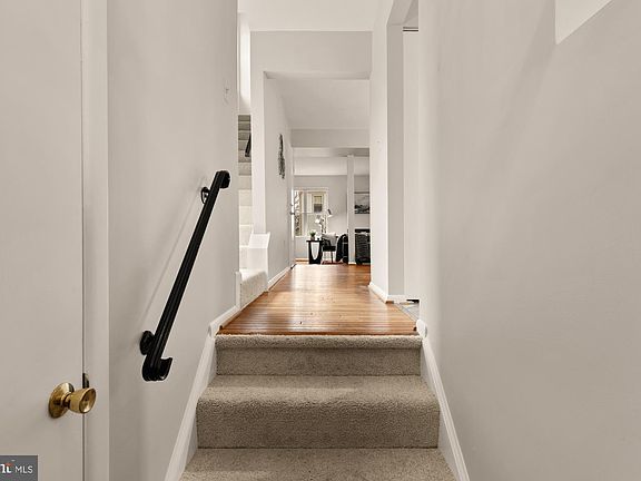 4th image of 2890 Schoolhouse Cir