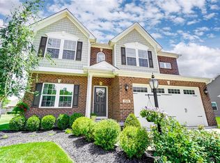 215 Triple Crown Dr, Union, OH 45377