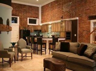 148 Whitaker St, Savannah, GA 31401