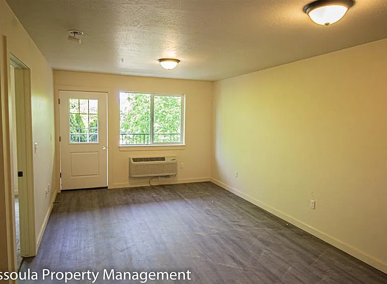 American Way Apartments — Photo 3