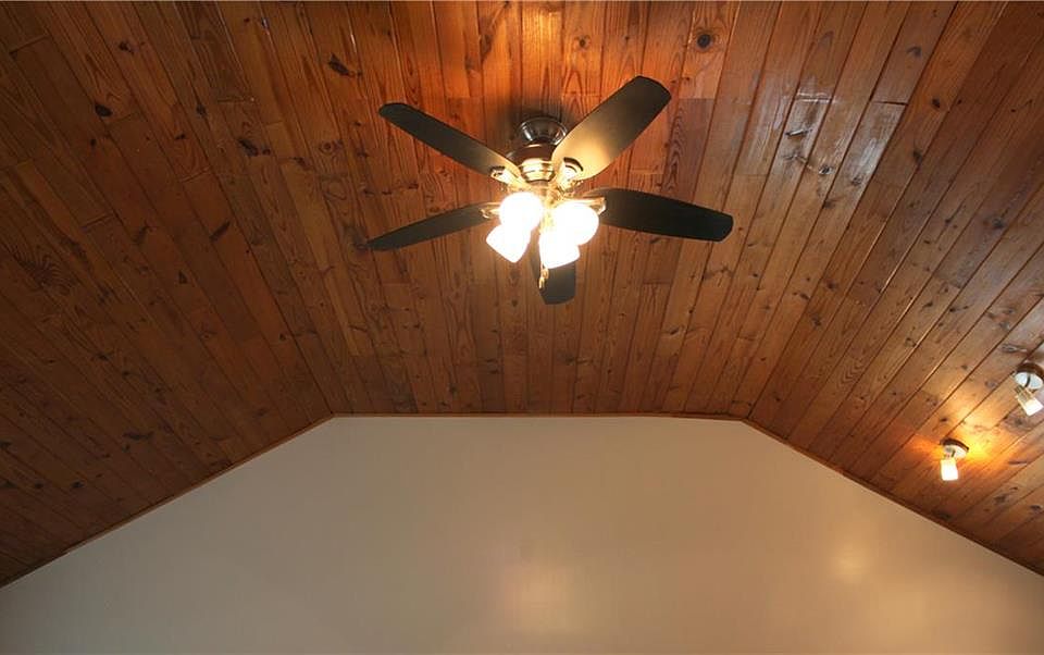 1st image of 2825 S 48th St
