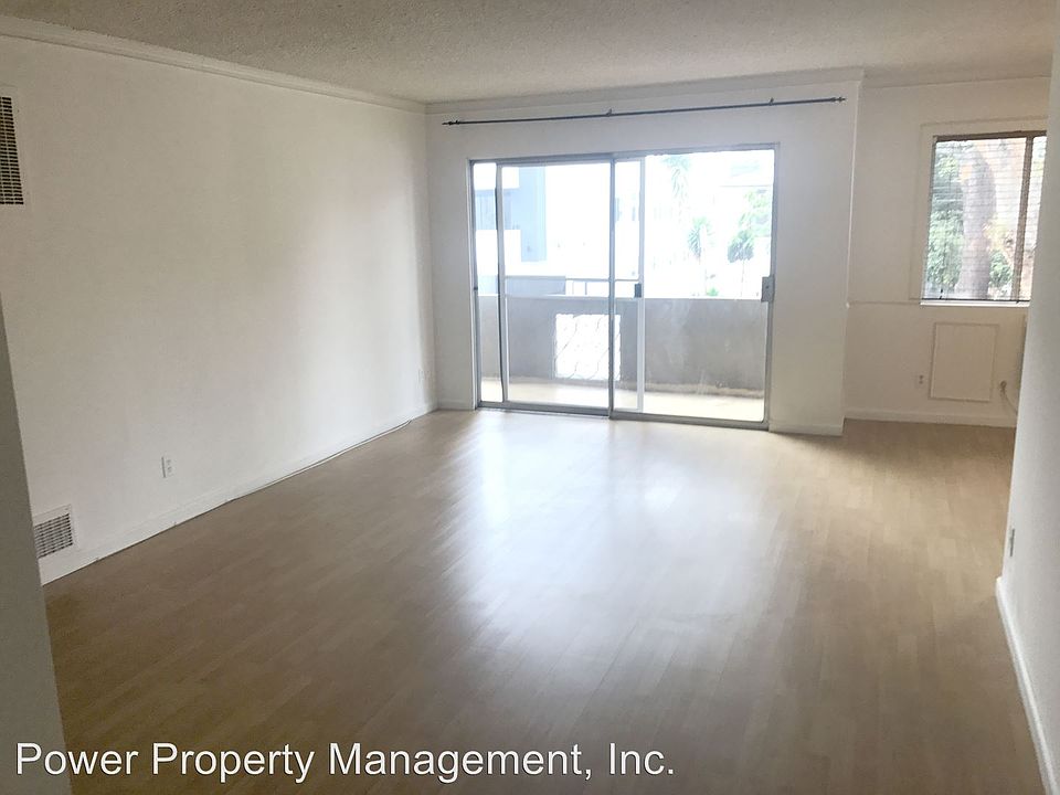 2nd image of 11818 Darlington Ave APT 102